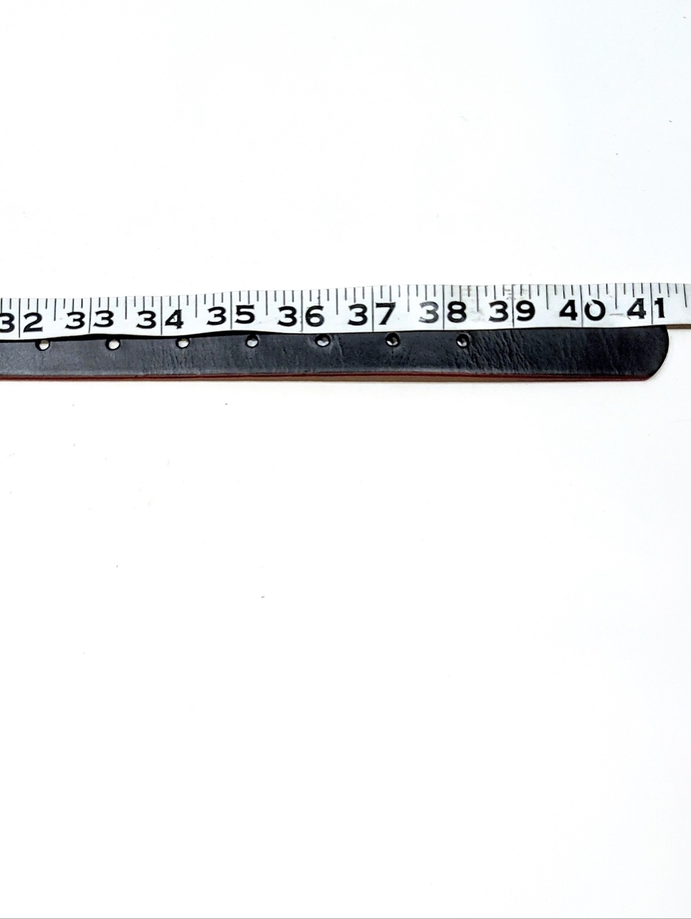 Delta Airlines Black Leather Belt with Red Edge Size M Medium 30½-33 Gold Buckle - Picture 10 of 11